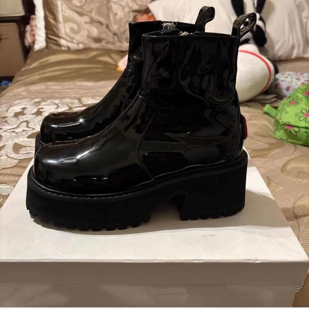 UNIF Dada Patent Leather Ankle Boots